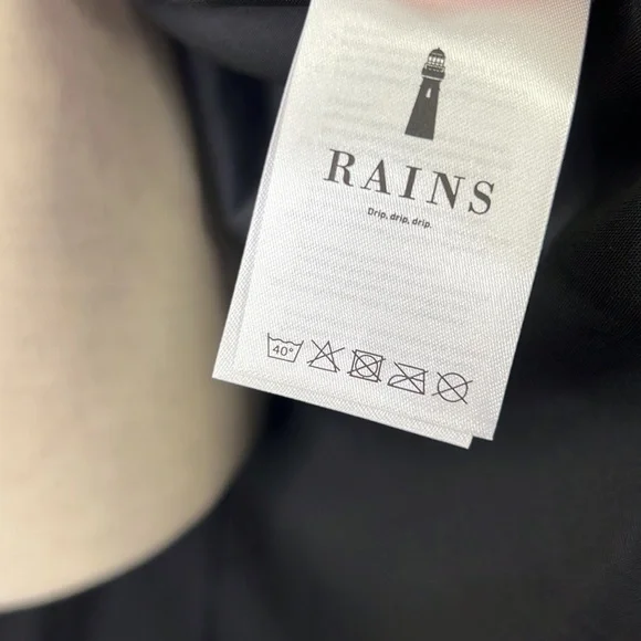 RAINS UNISEX  HOODED RAIN JACKET NAVY SZ L/XL - Picture 10 of 14